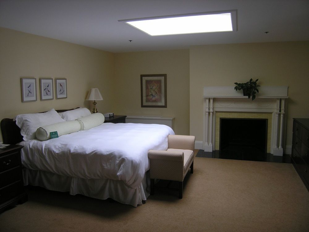 Cranwell Spa And Golf Resort (Adults Only) Lenox Exterior foto